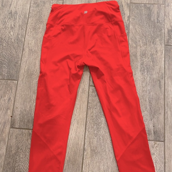 Super Cute Cropped Leggings - Picture 6 of 9